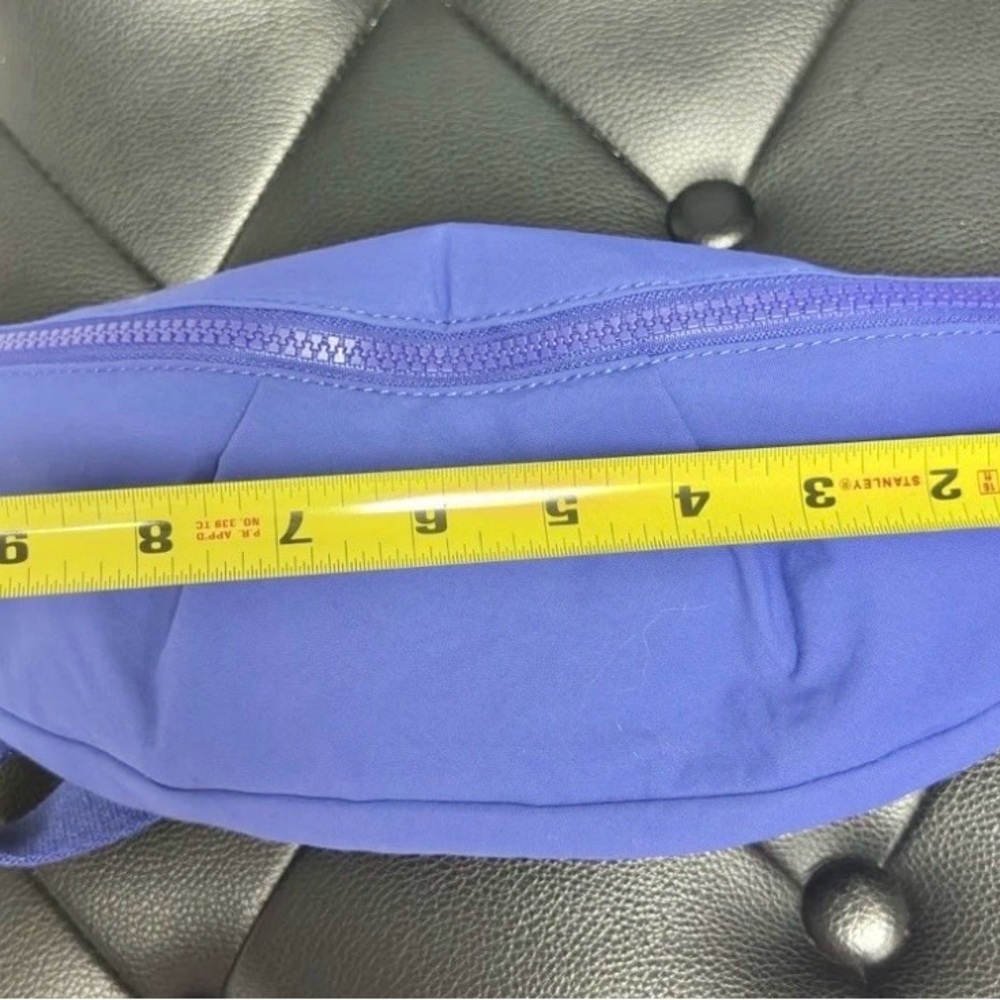 Athleta Everywhere Belt Bag Blue Crossbody Fanny Pack Adjustable Nylon - Picture 3 of 11